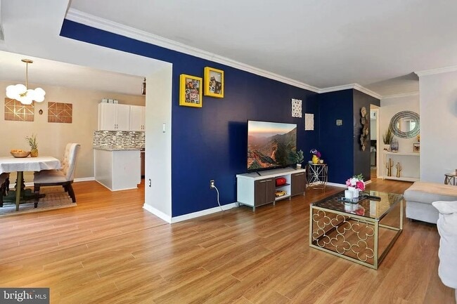 Primary Photo - 9725 Kings Crown Ct