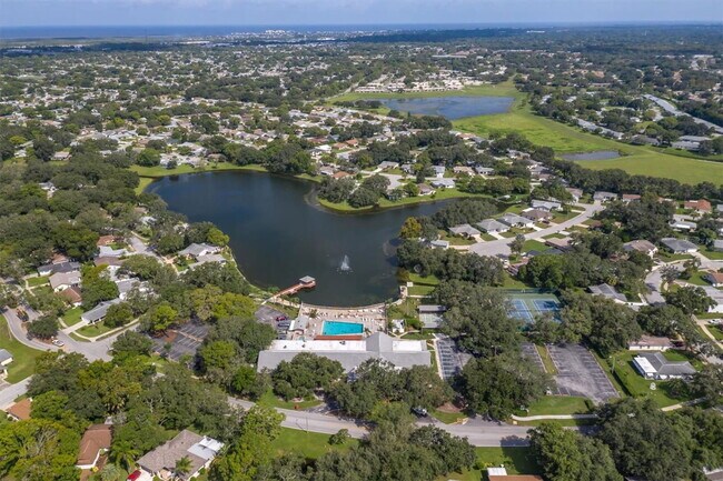 Building Photo - 10531 Meadow Hill Dr