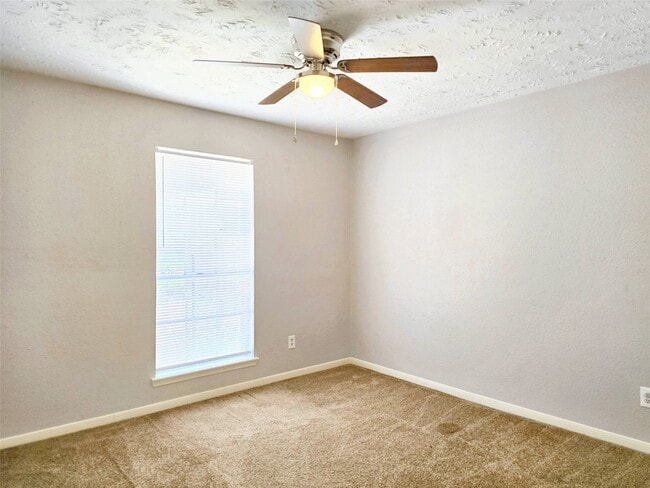 Building Photo - 22619 Deville Dr