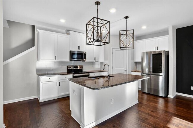Building Photo - 1553 Spring Hollow Way
