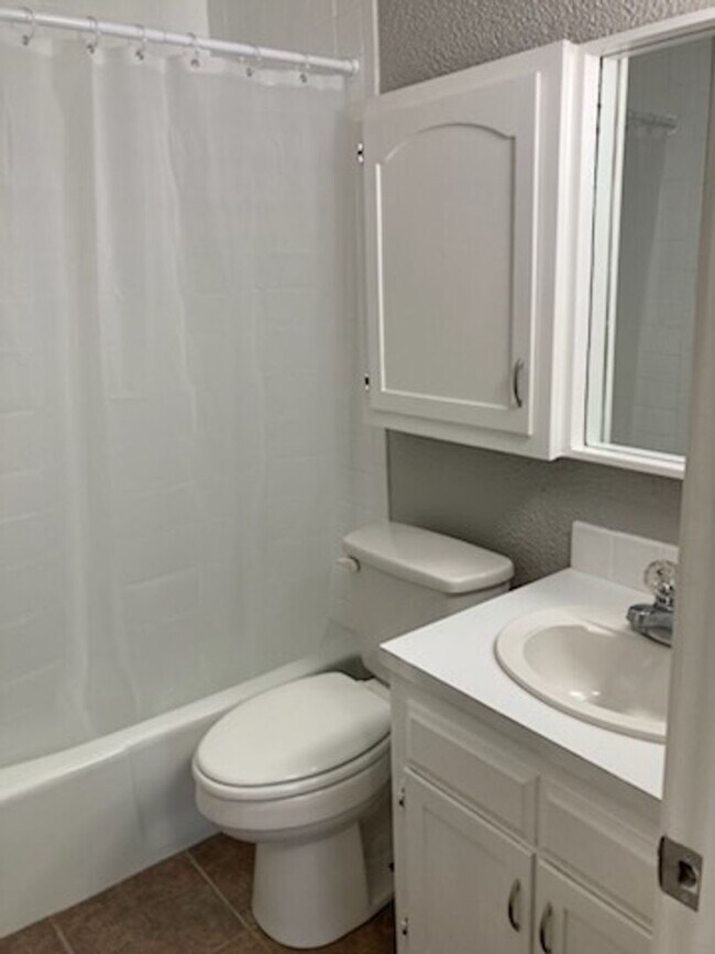 Building Photo - SW 1 bedroom 1 bath apartment for rent