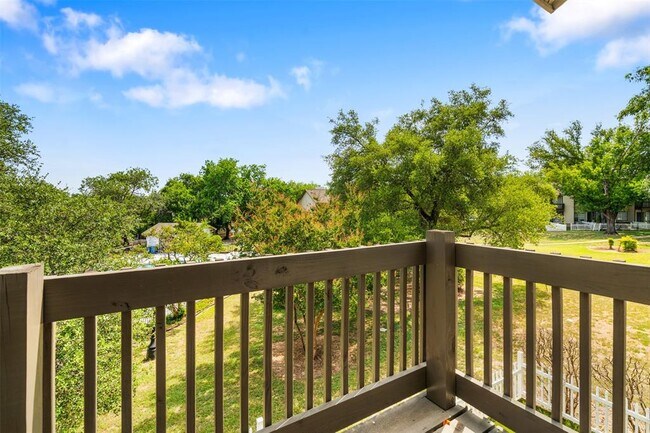 Building Photo - 1810 River Crossing Cir