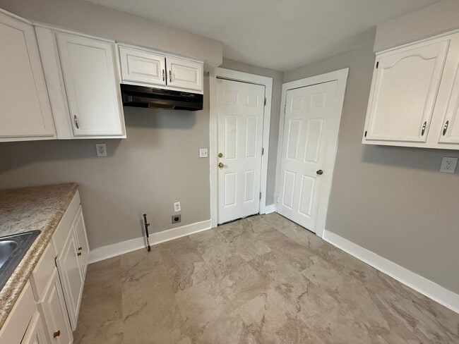 Building Photo - 4503 E 126th St