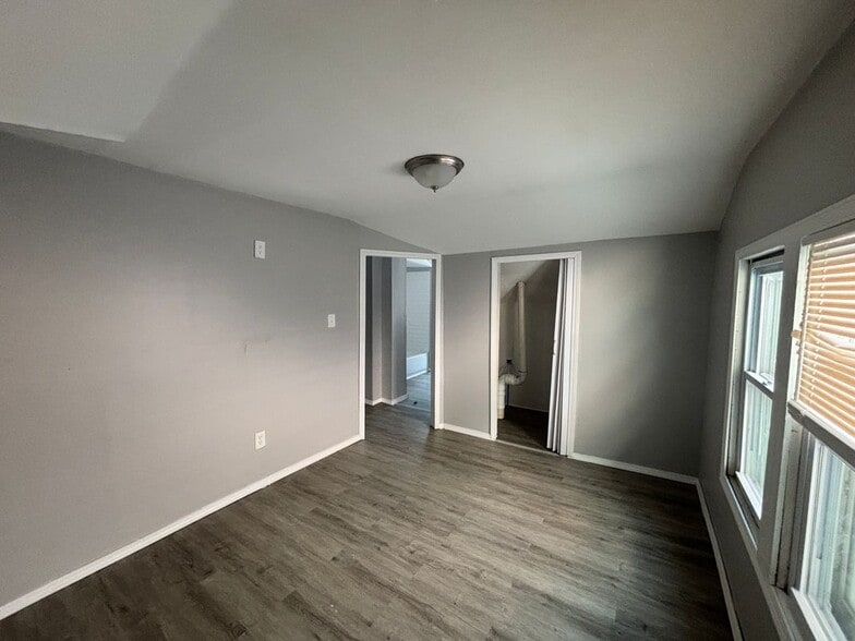 Building Photo - 15525 LaSalle St