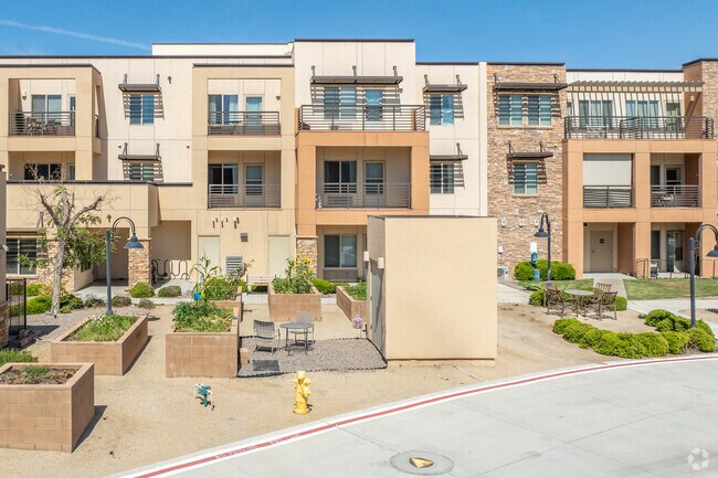 Building Photo - Palms at La Quinta Gracious Retirement Living