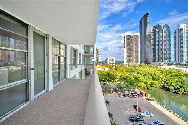 Building Photo - 230 174th St