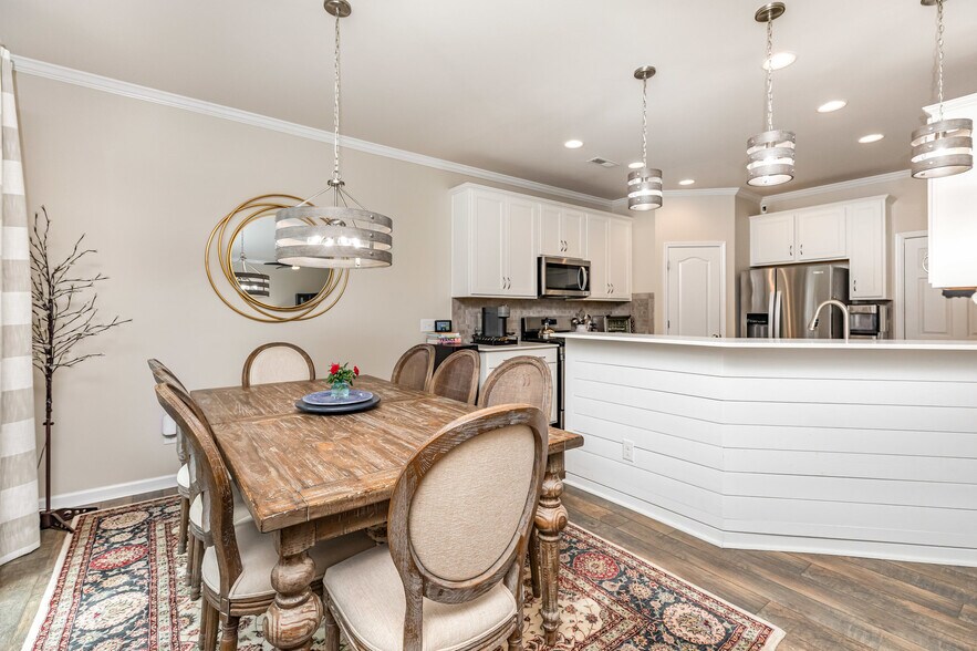 Open dining plan - 6006 Cadence Ln