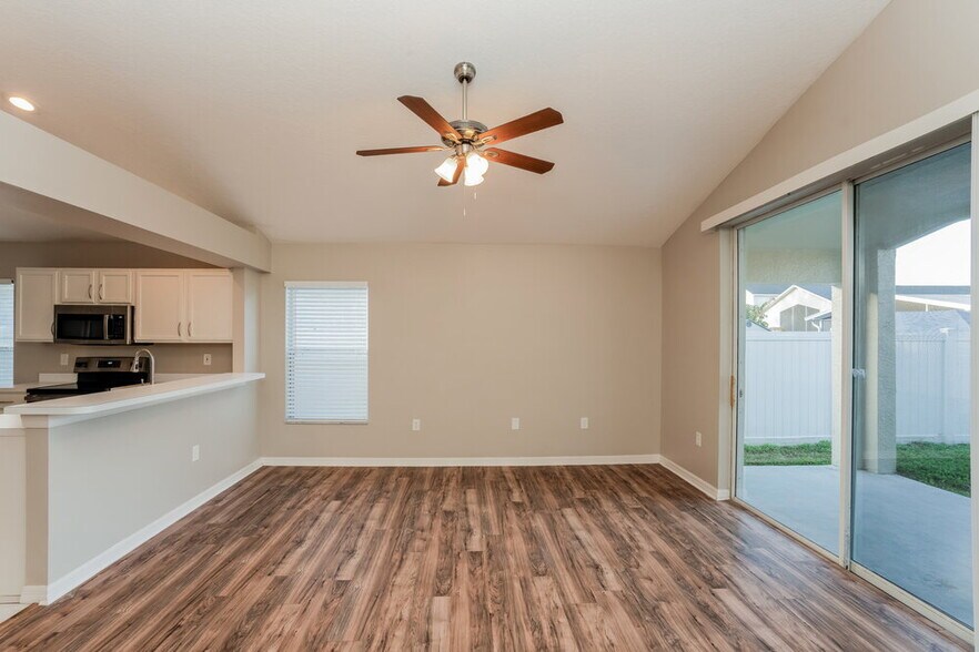 Building Photo - 1010 Cristelle Jean Dr