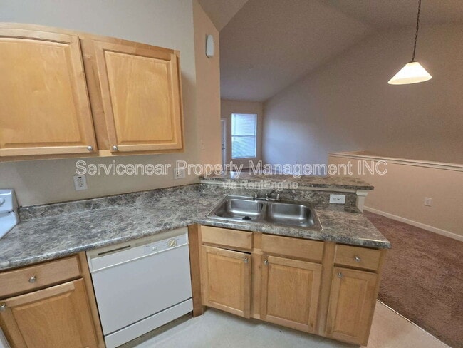Building Photo - 10479 Villa View Cir