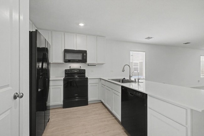 Building Photo - 6732 Bramblewood Dr