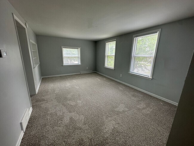 Building Photo - 625 S Barnes St