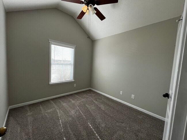 Building Photo - 104 Piedmont Ln