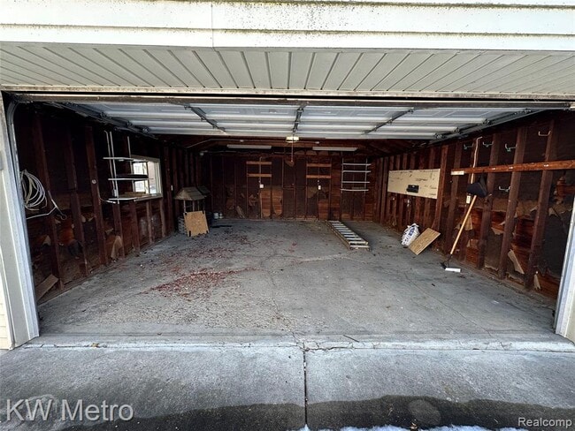 Building Photo - 21624 Winshall St