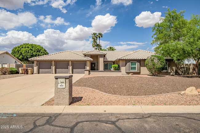 Primary Photo - 8632 W Via Montoya Dr