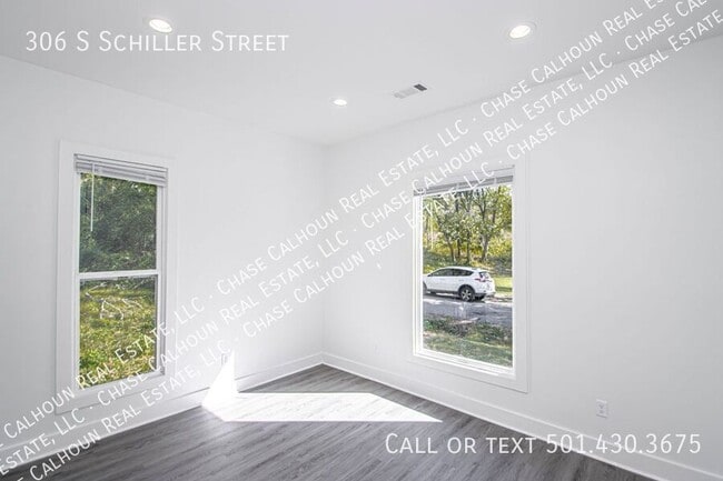 Building Photo - 306 S Schiller St