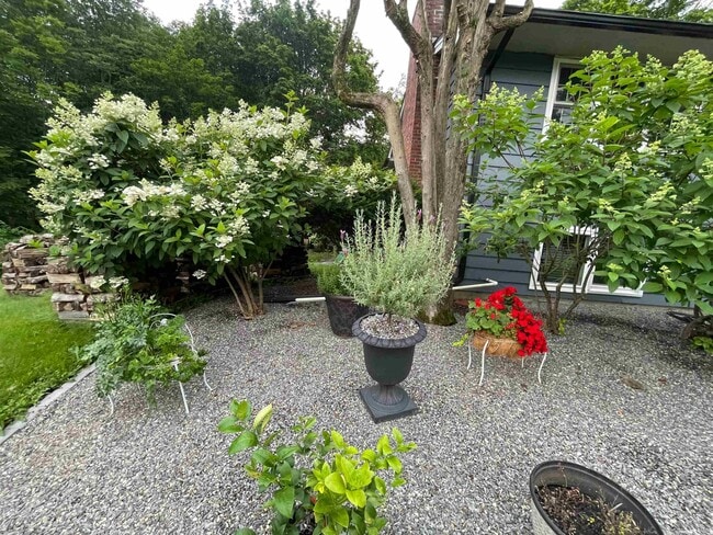 Building Photo - 35 Mill Pond Rd