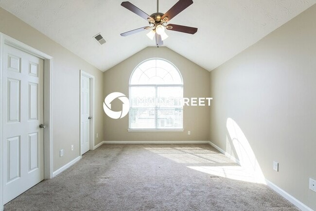 Building Photo - 3 Bedroom Pet-Friendly Home in Union City,...