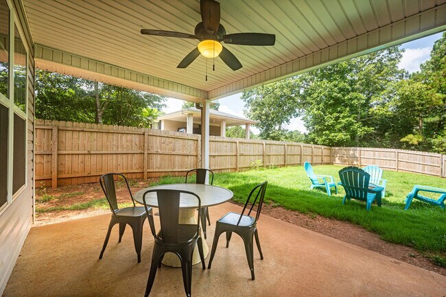 Building Photo - 20 Larkspur Avenue