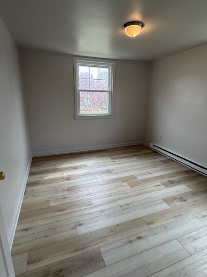 Building Photo - 1-Bed 1 Bath Property located at Cherrydale Ave.
