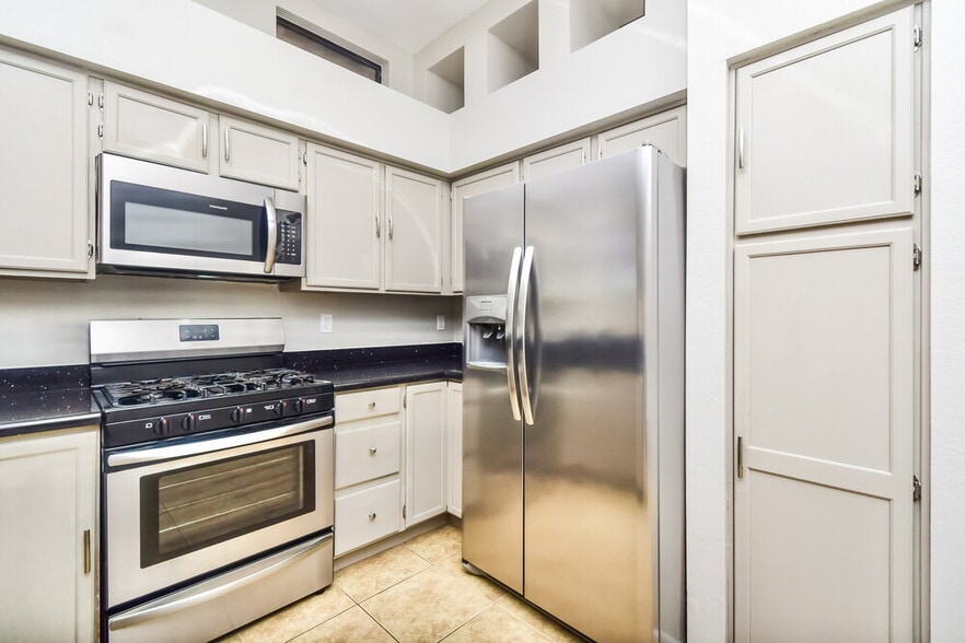 Building Photo - 9495 E Lochnay Ln