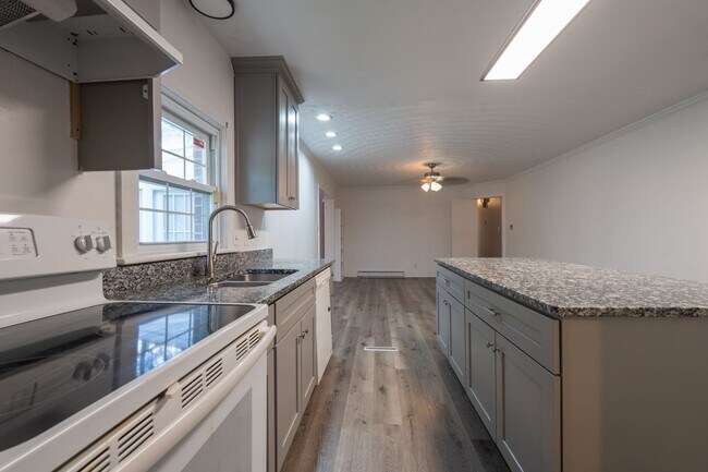 Building Photo - MOVE IN READY 4 Bedroom in Western Branch!
