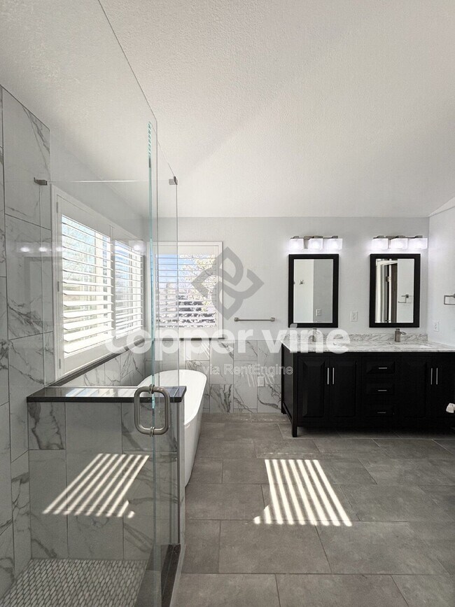 Building Photo - 14487 Jason Dr