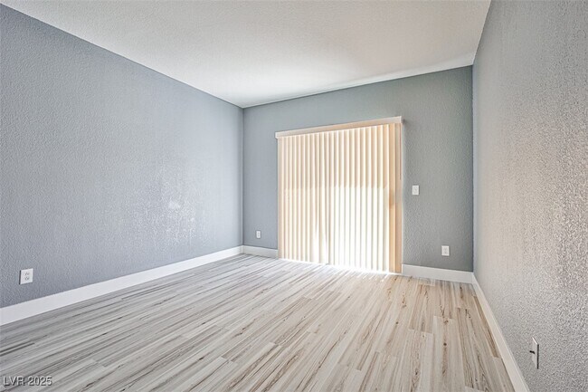 Building Photo - 5125 W Reno Ave