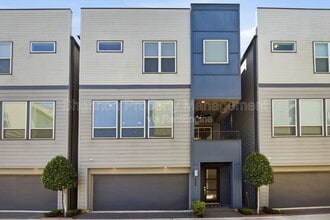 Building Photo - 3024 Charline