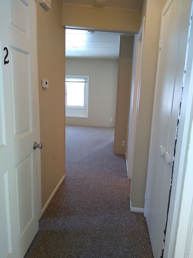 Building Photo - Highlands 1 Bedroom 1 Bath w/ Yard and Laundry!