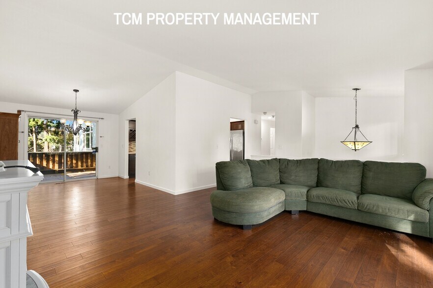 Building Photo - 15703 Midvale Ave N