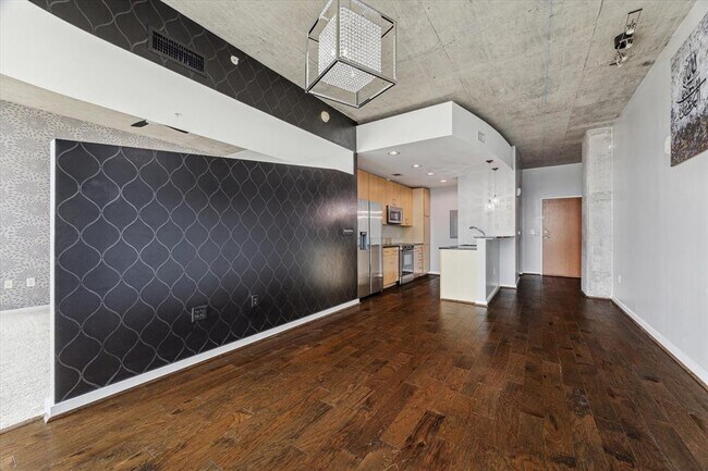 Building Photo - 5925 Almeda Rd