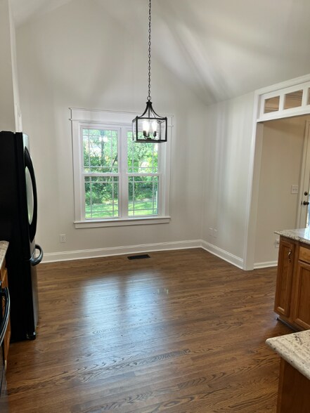 Building Photo - 2686 Douglas Ln