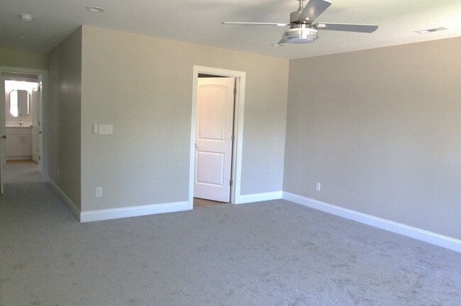 Building Photo - 7444 Malabar Rd