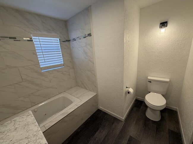 Building Photo - 406 Anderson Dr