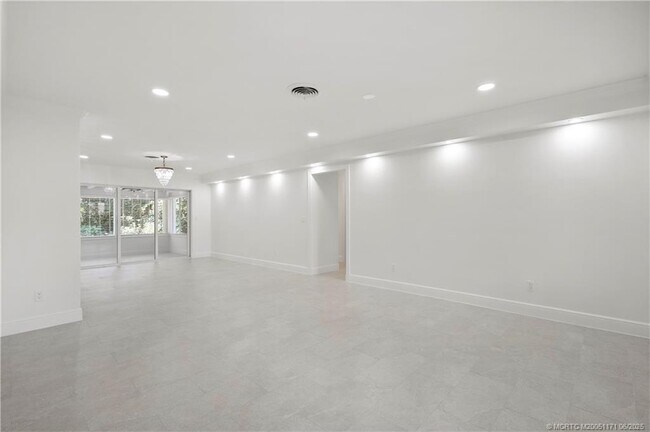 Building Photo - 1230 NW Fork Rd