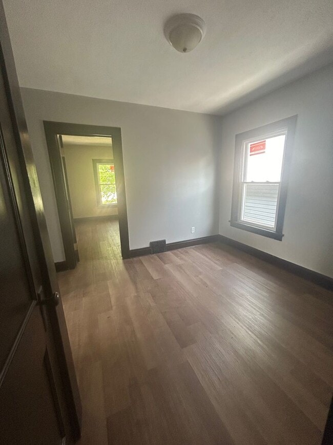 Building Photo - 2103 W 106 ST