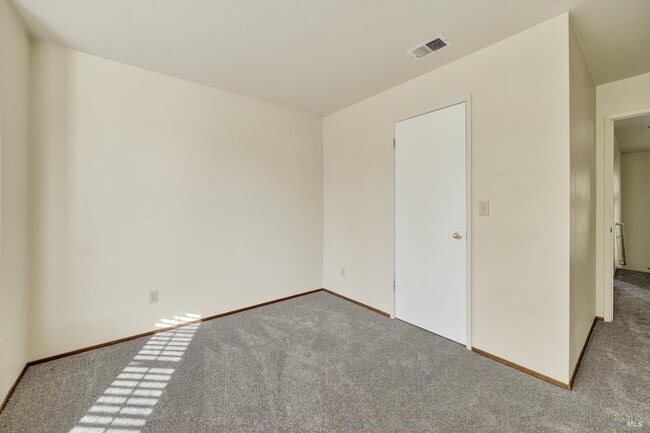 Building Photo - 206 Bridgewater Cir