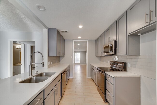 Building Photo - 14228 Misty Meadow Ln