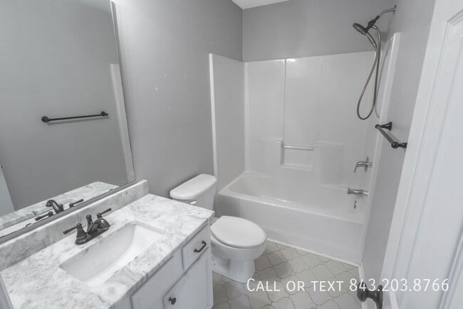 Building Photo - 8100 Shadow Oak Dr