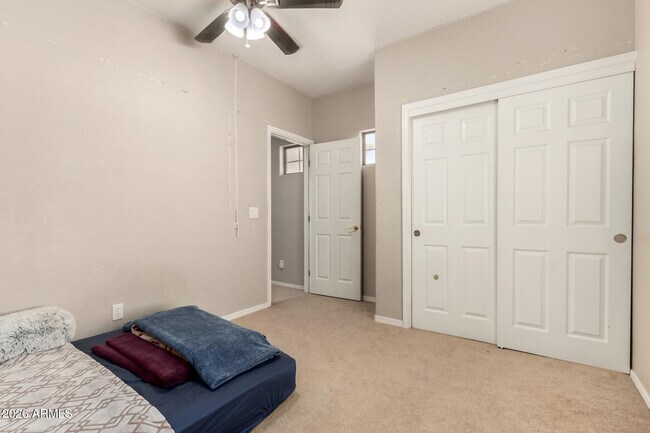 Building Photo - 2043 W Periwinkle Way