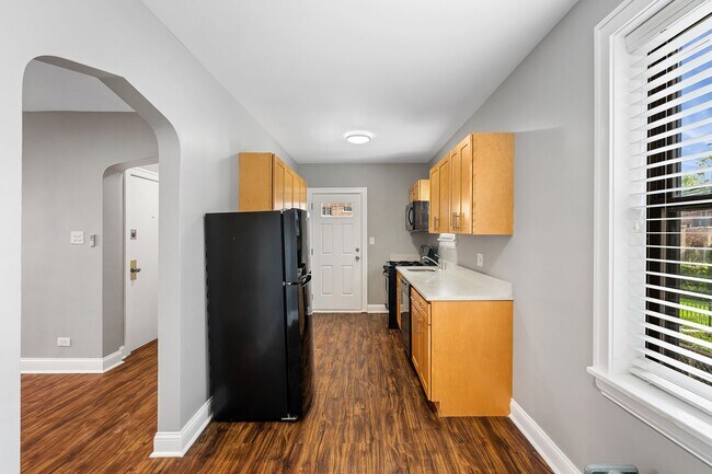 Building Photo - Spacious 1 Bedroom in Beverly