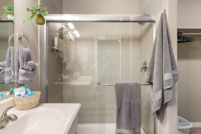 Building Photo - 2900 N Villere Ln