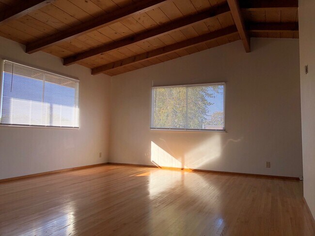 Building Photo - 3255- 3257 San Pablo