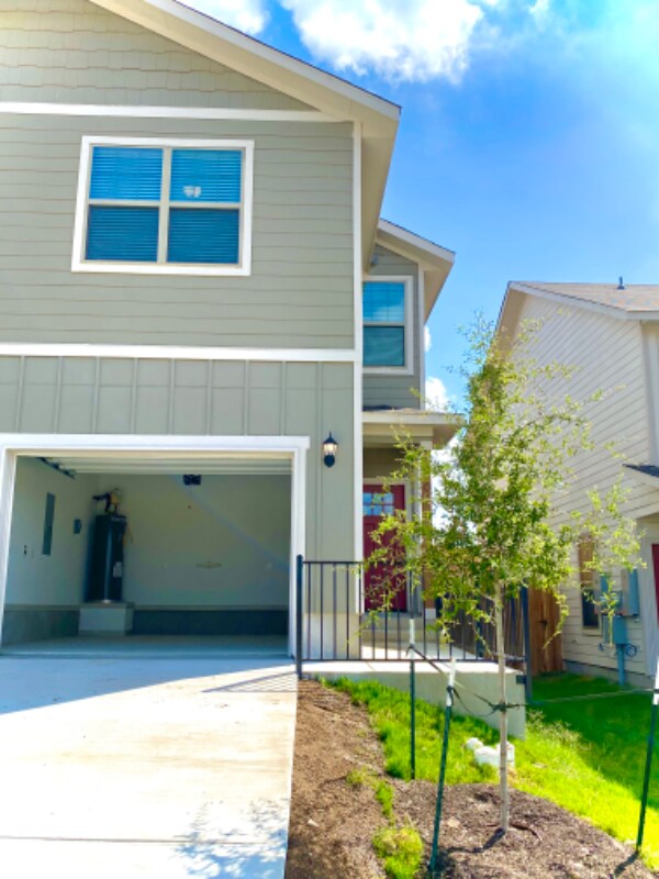 Building Photo - 7512 Magnolia Vlg