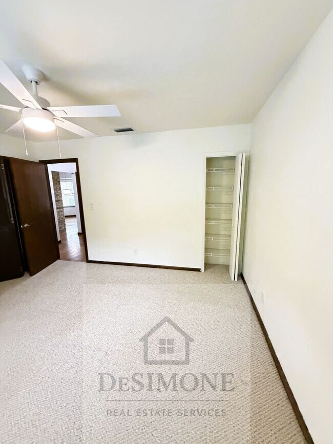 Building Photo - 4530 SW 46th St