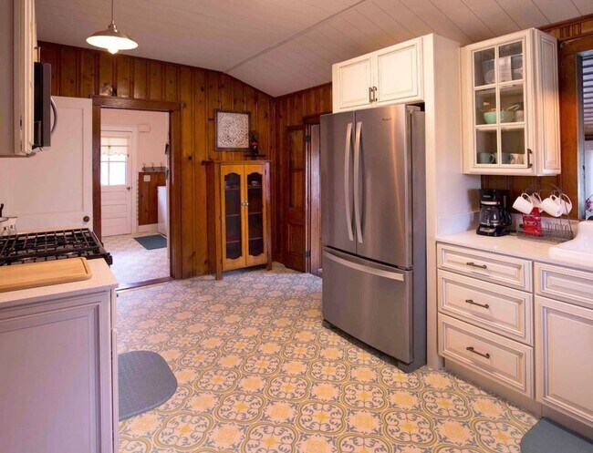 Building Photo - 1228 Mississippi St