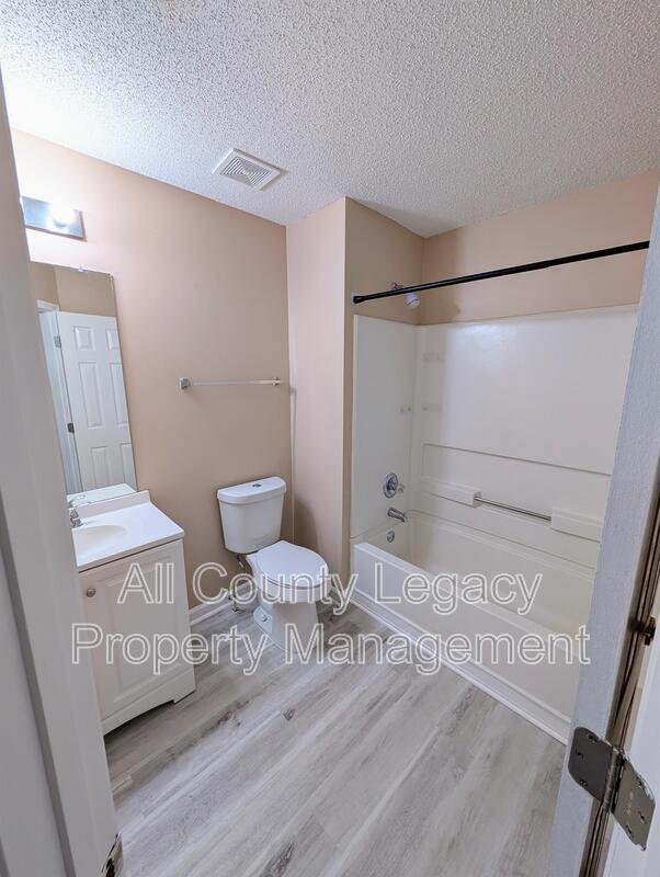 Building Photo - 760 Mountain Ridge Way