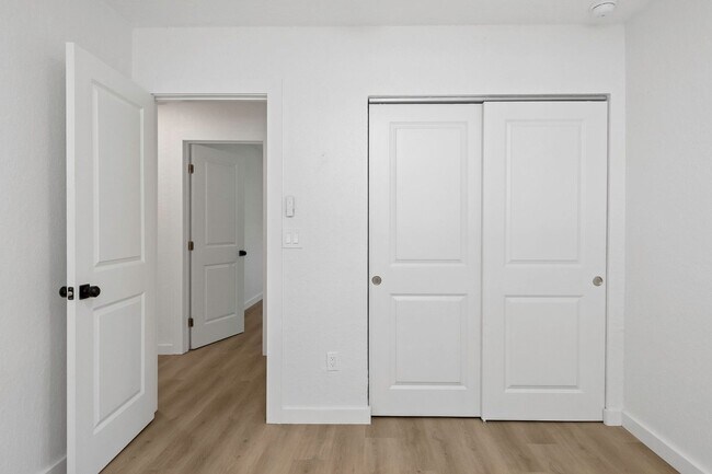 Building Photo - 2710 Boca Ciega Dr N