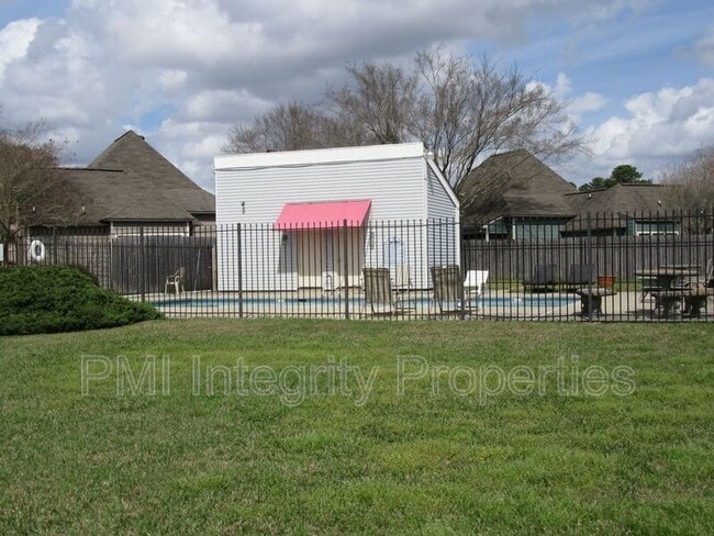 Building Photo - 8441 E Cypress Point Ct