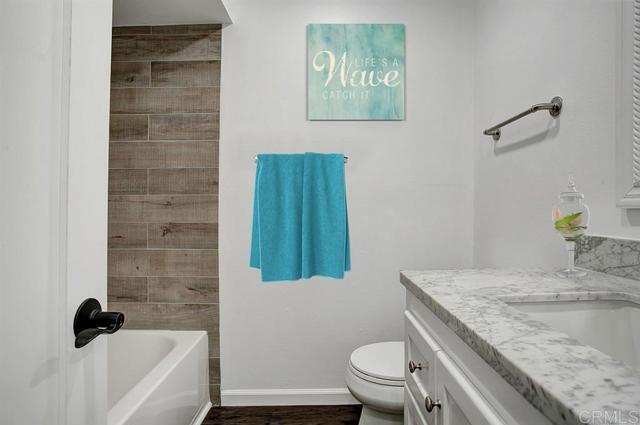 Building Photo - 13754 Mango Dr
